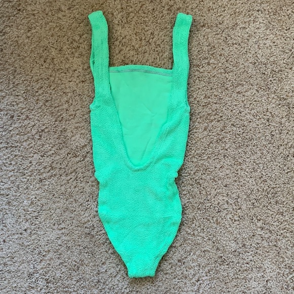 NWT Hunza G square neck crinkle swimsuit one size in lime - Picture 8 of 9